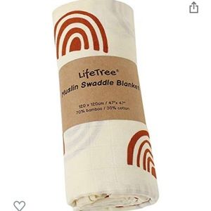 NWOT - LIFETREE Large Muslin Swaddle Blanket
